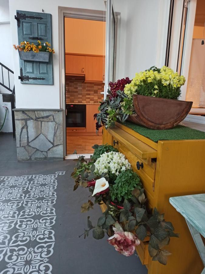 Kd Vintage Home Lávrio Kültér fotó